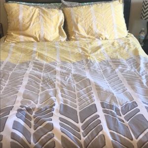 Grey and yellow Full size bed set